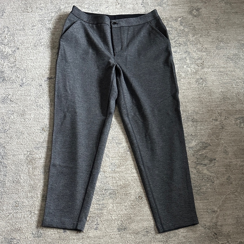 Lululemon trouser pant
Size 10
Heathered gray